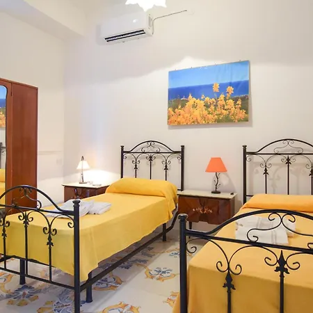 Amazing In Frazione Holiday home Cosentini